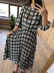 Kareli pile detaylı şifon krep elbise