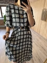 Kareli pile detaylı şifon krep elbise