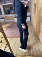 Siyah ve beyaz düğmeli Çelik hırka