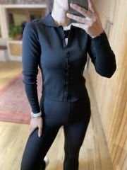 Siyah ve beyaz düğmeli Çelik hırka