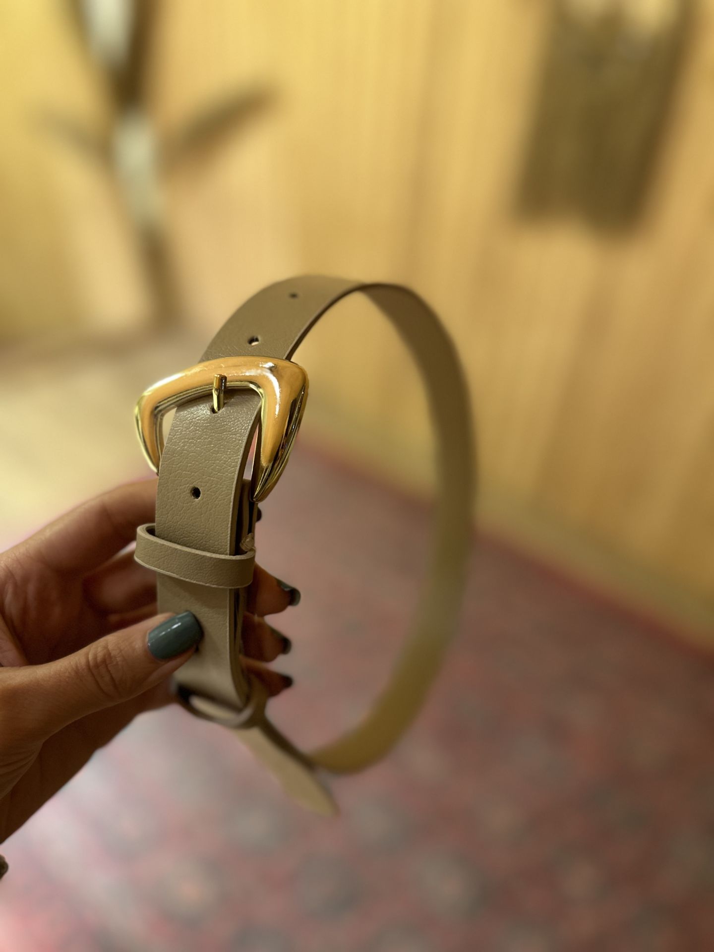 Nude triangle belt