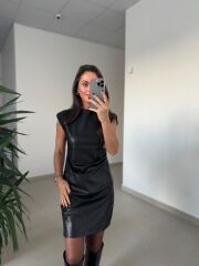 Bb 30535 Omuz Vatkalı Siyah Bel Drapeli Deri Elbise