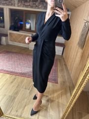 Yırtmaç detaylı siyah midi crep elbise