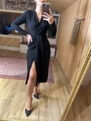 Yırtmaç detaylı siyah midi crep elbise