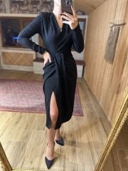 Yırtmaç detaylı siyah midi crep elbise