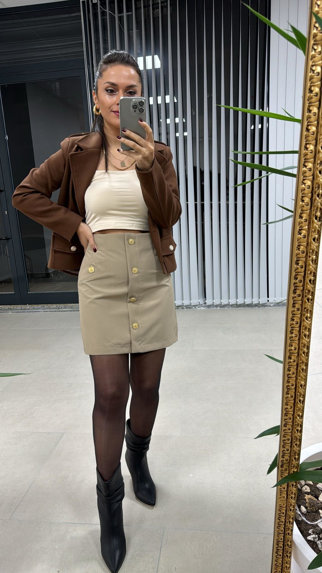 Gold Düğmeli Taş Etek