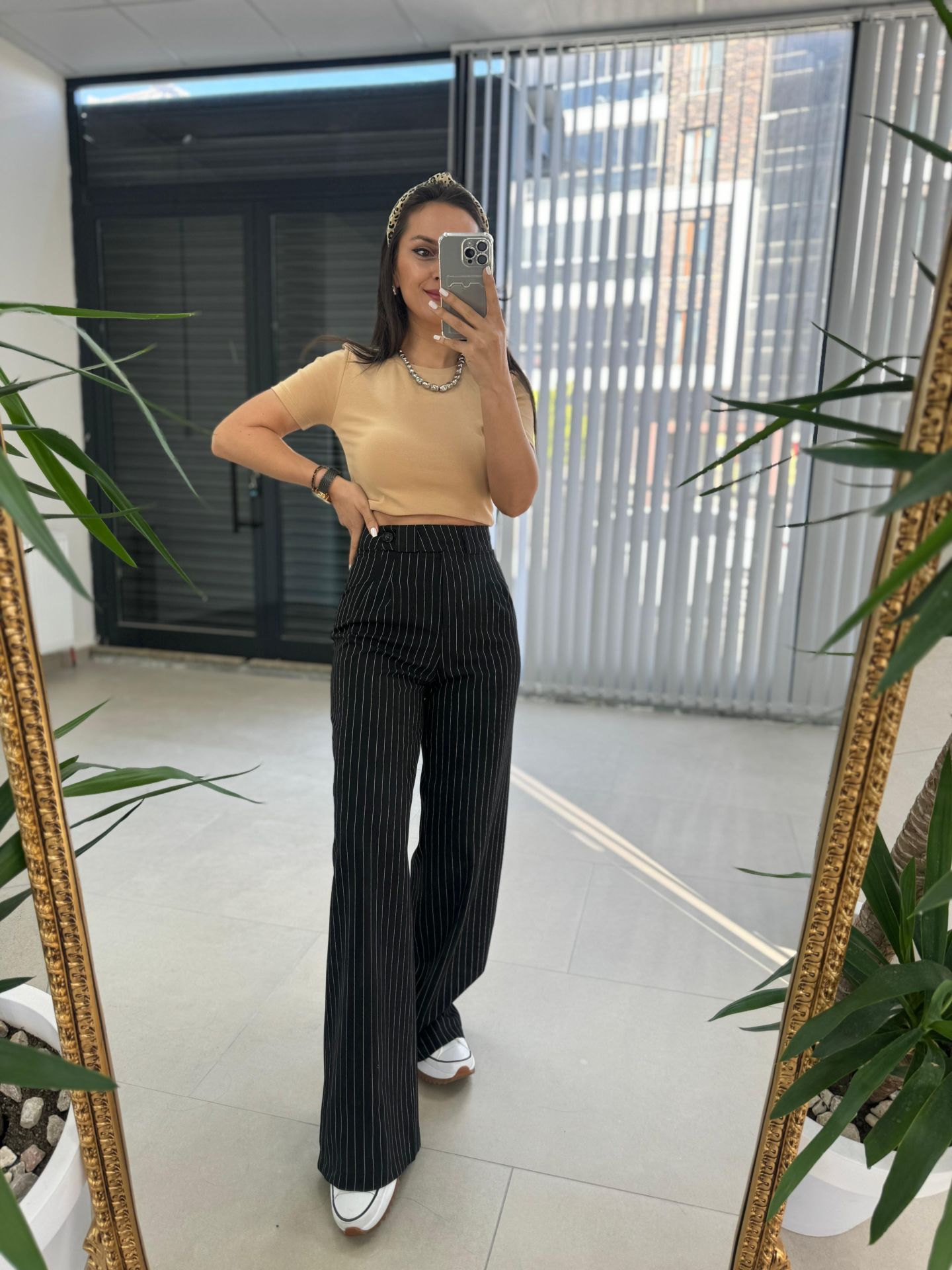 Gk Çizgili Yan Düğme Detaylı Siyah Pantolon