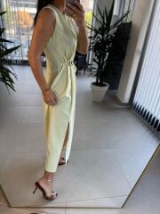 My 3718 Butter Yellow Broş Detaylı Krep Elbise
