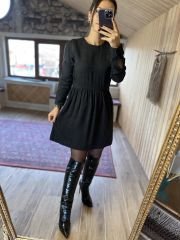 Anthrazitfarbenes Kleid mit Lederpaspelierung