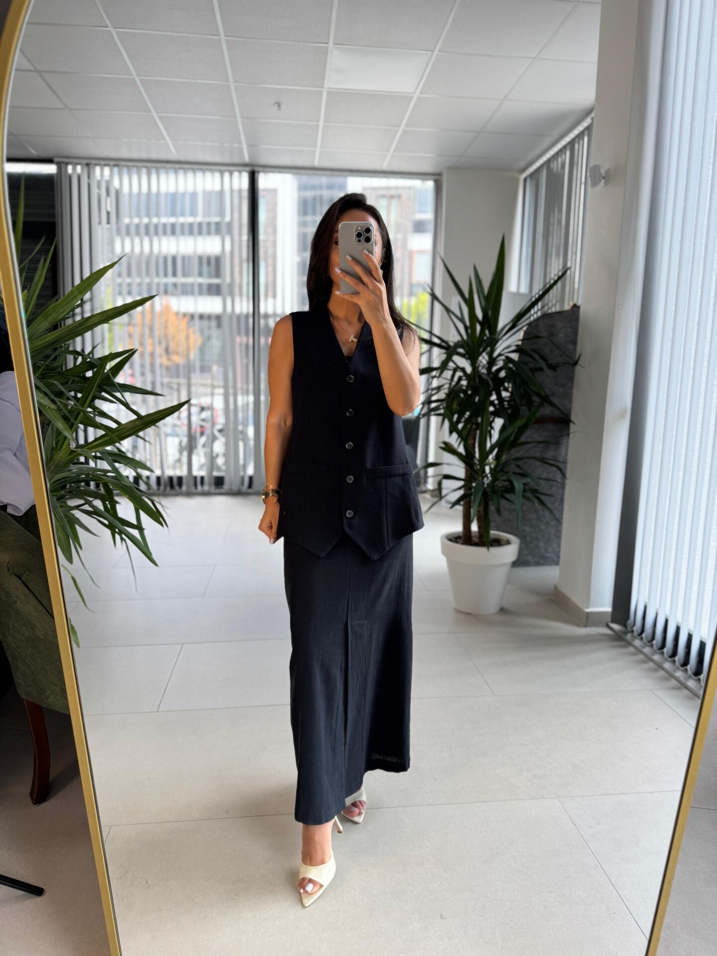 Wr Siyah Yelekli  Etek Keten Takım