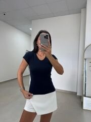 İv 011  V Yaka Laci Tişört