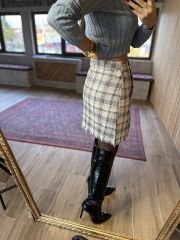 Color gradient buttoned boucle skirt