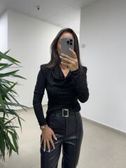 NP 1010 Degaje Yaka Siyah Taşlı Bluz