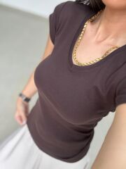 İv 011  V Yaka A.Kahve Tişört