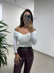 MN V Yaka Beyaz Drapeli Sandy Bluz