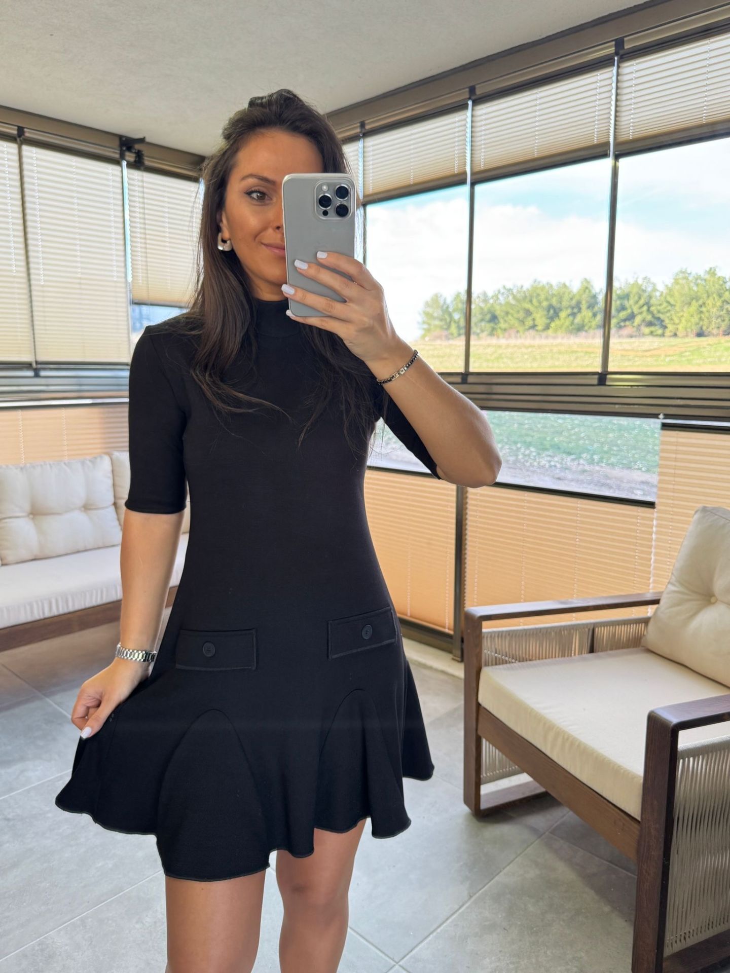 Dv 91334 Etek Ucu Volanlı Siyah Elbise