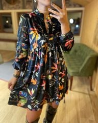 Blumenkleid aus Samt