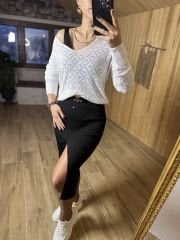 Beyaz v yaka mevsimlik ajurlu triko