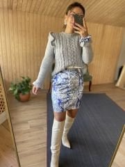 Mavi düğme detaylı saten elbise