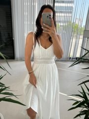 Weißes Kleid aus Baumwollleinen mit Seilriemen von SG