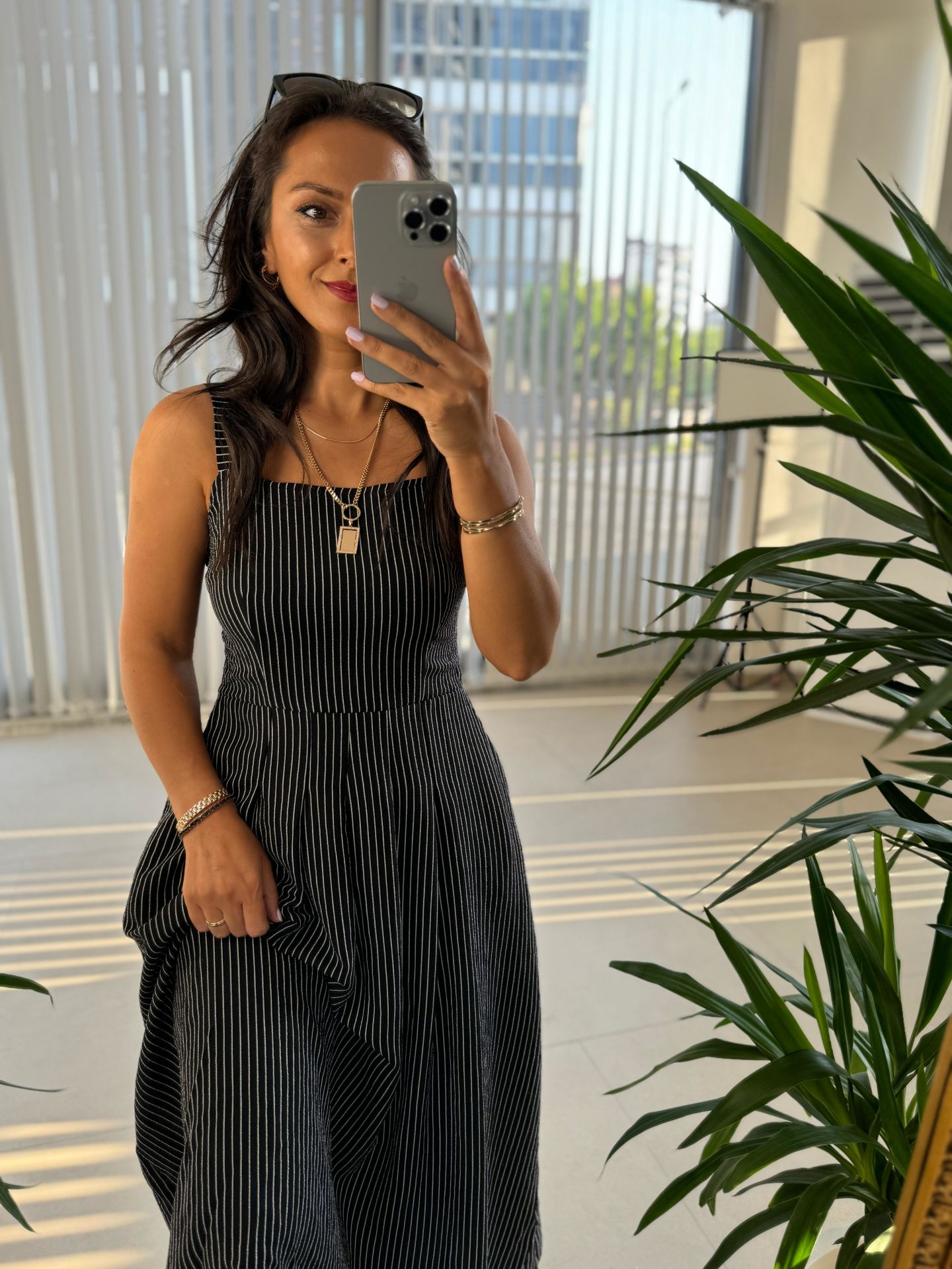 Sg Strappy Front Pleated Detail Striped Black Dress
