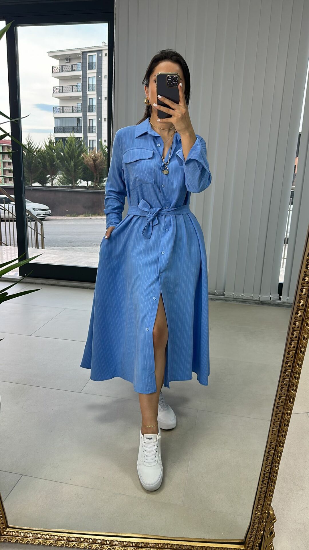 BLAUES gestreiftes Hemdkleid mit Gürtel