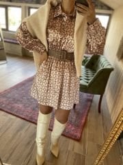 Balköpüğü saten yakalı elbise