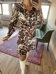 Satin dress with Leo button detail
