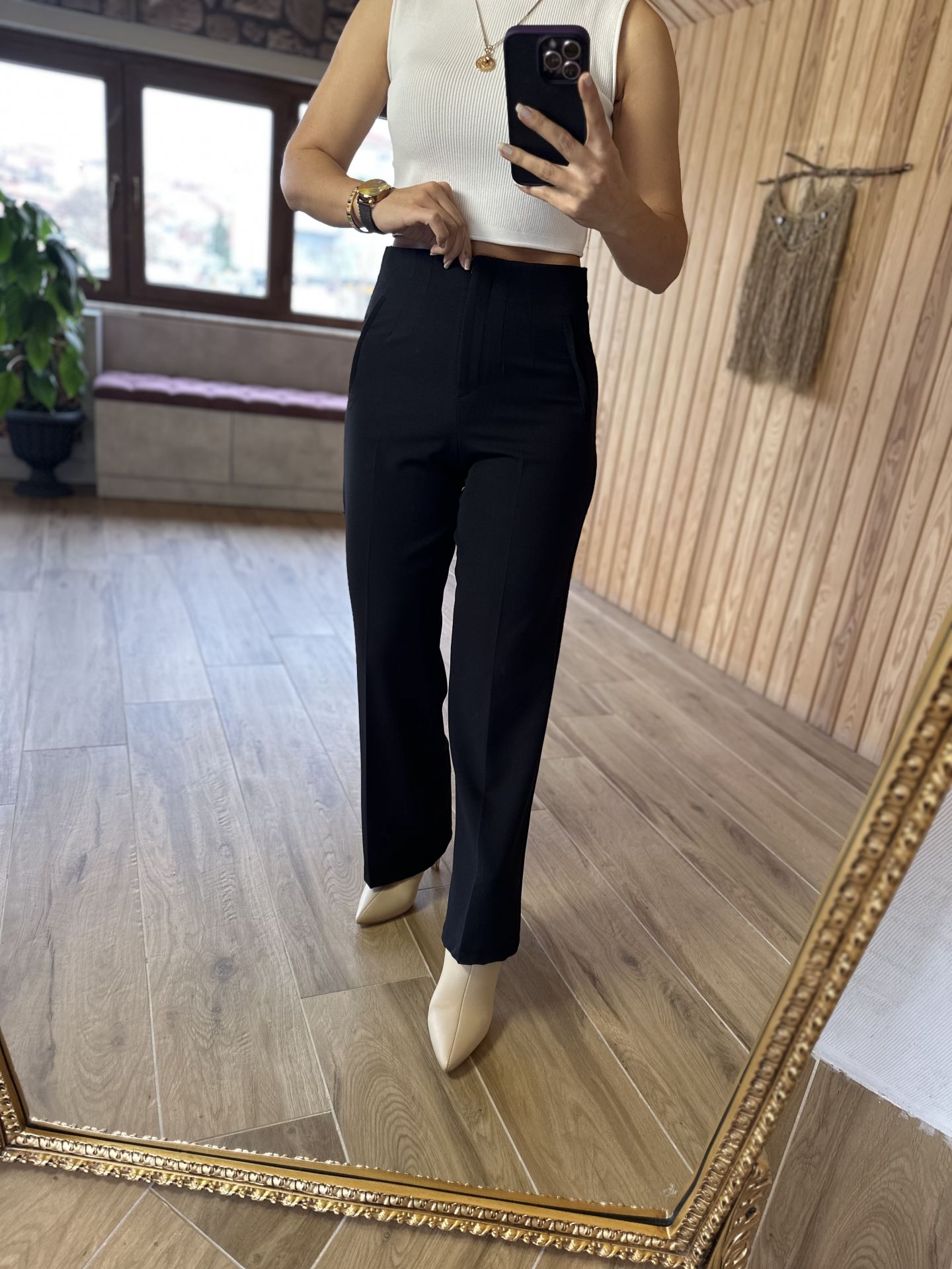 Mevsimlik siyah bol paça pantolon