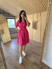 A pile kuşaklı pembe poplin elbise