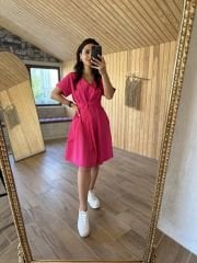 A pile kuşaklı pembe poplin elbise