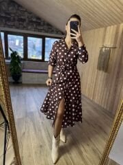 Kahve puantiyeli keten elbise