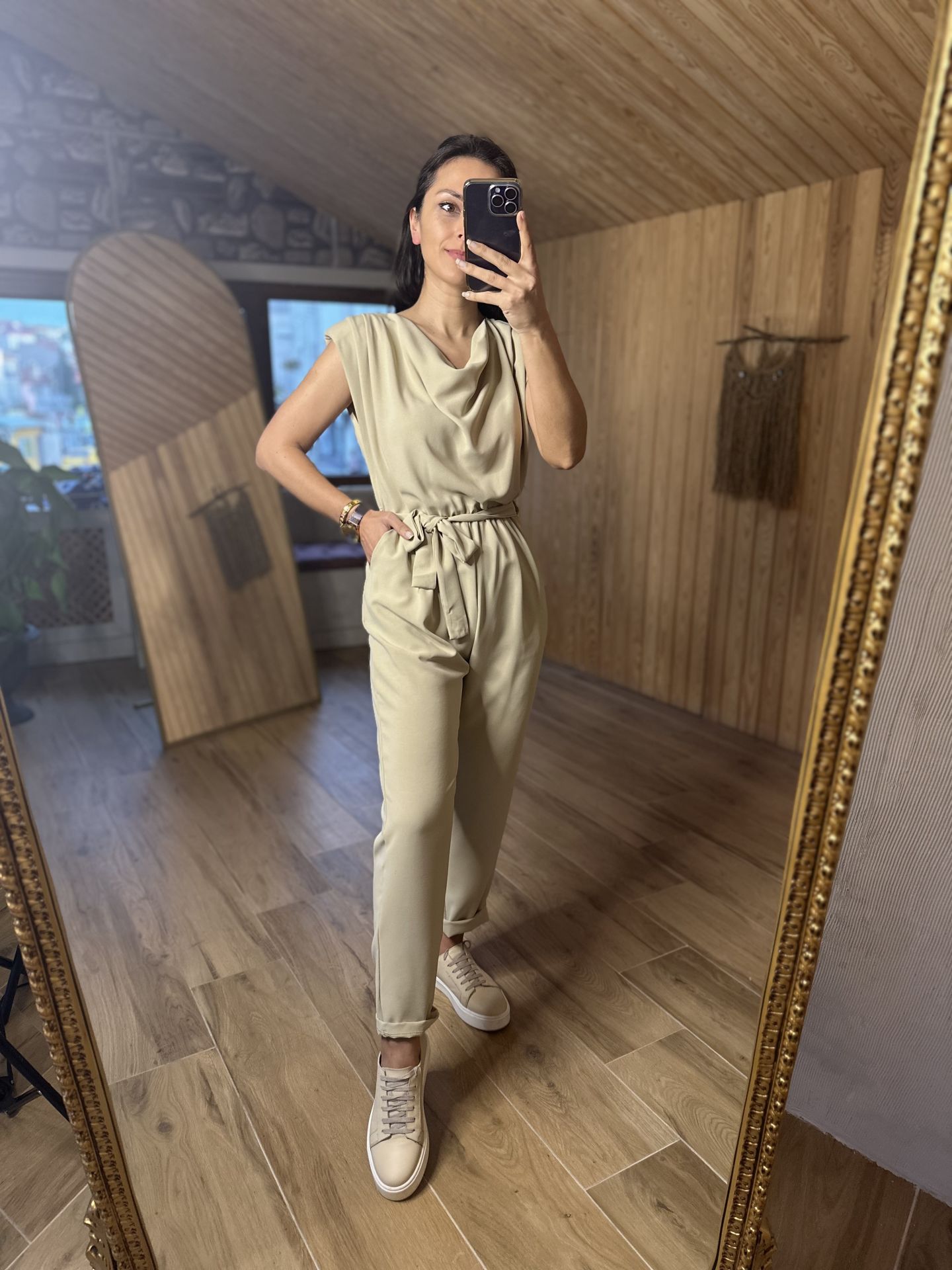 Degaje yaka taş aerobin tulum