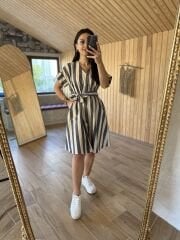 A pile kuşaklı çizgili poplin elbise