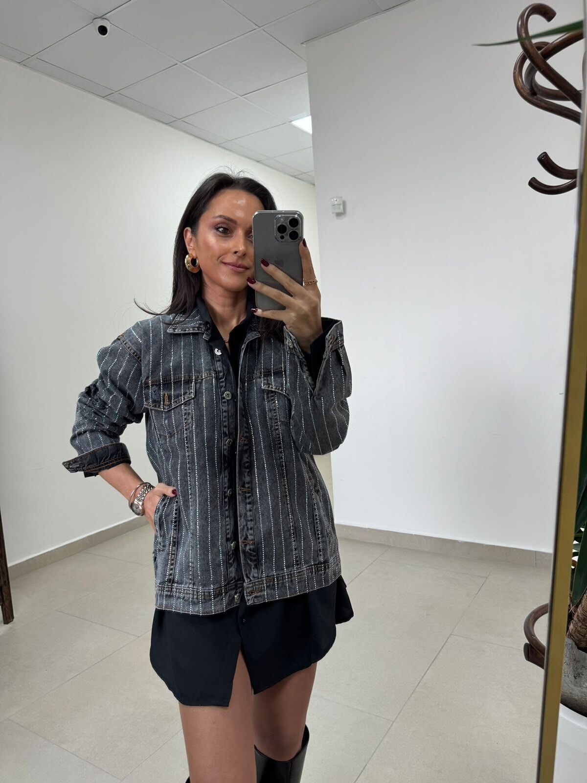 Yf 240401 Marka Model Taşlı Antrasit Yıkamalı Denim Mont