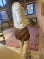 Mng nakışlı krem hırka