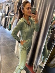 ÇAĞLA YEŞİLİ KAPüŞONLU FERMUARLI TULUM