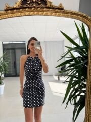 Mz 23066 Siyah-Beyaz Puantiyeli Boyun Aksesuar Detaylı Mini Elbise