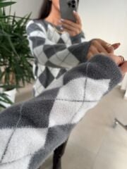 Ml 77643 Premium Yumoş Gri-Beyaz Baklava Desen Kazak