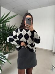 Ml 77643 Premium Yumoş Siyah-Krem Baklava Desen Kazak