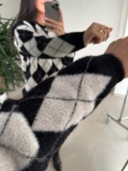 Ml 77643 Premium Yumoş Siyah-Krem Baklava Desen Kazak