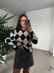 Ml 77643 Premium Yumoş Siyah-Krem Baklava Desen Kazak