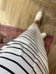 Kolsuz çizgili siyah beyaz triko elbise