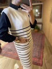 Kolsuz çizgili siyah beyaz triko elbise