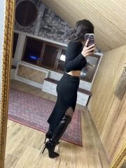 Siyah zincir detaylı triko takım