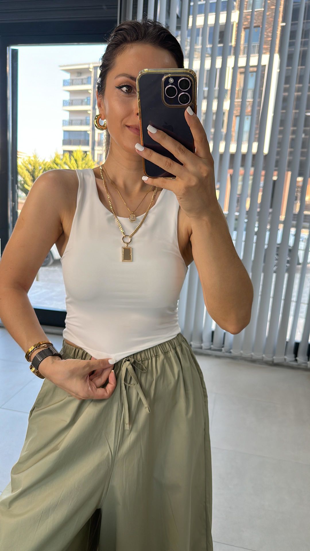 Gk Beyaz Yüzücü Crop