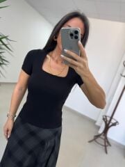 İv 24169 Kare Yaka Kısa Kollu Siyah Bluz