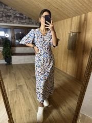 Blue spotted balloon sleeve dress