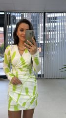 Mein pistaziengrünes Wickel-Bleistiftkleid