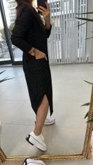 Yan Siyah Şeritli Elbise